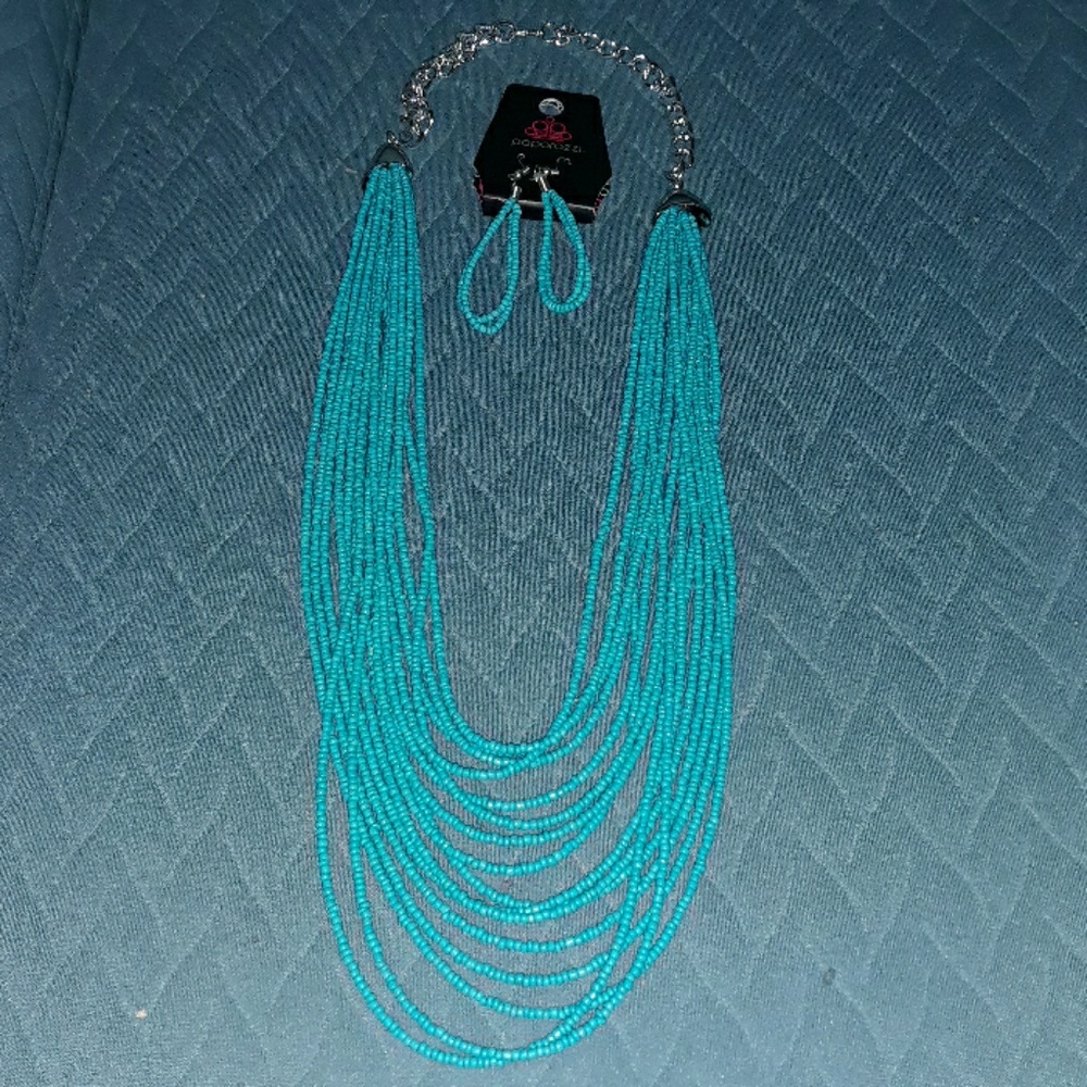 Papparazi Necklace/earrings